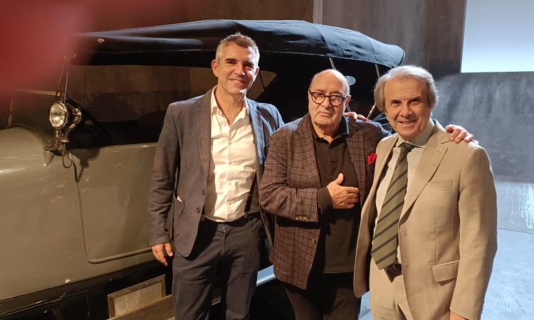 Tre maceratesi a Genova: presentata nel capoluogo ligure l'autobiografia di Dante Ferretti Tre maceratesi a Genova: presentata nel capoluogo ligure l'autobiografia di Dante Ferretti