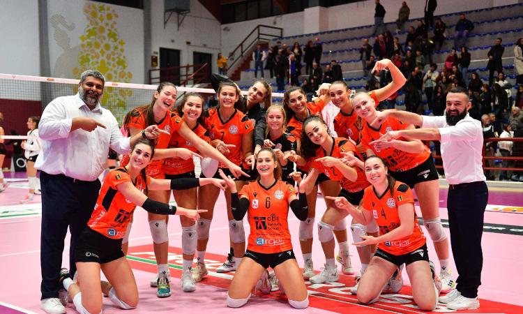 Volley A2, settimo successo consecutivo per l'HR Macerata capolista: Lecce cade in tre set Volley A2, settimo successo consecutivo per l'HR Macerata capolista: Lecce cade in tre set
