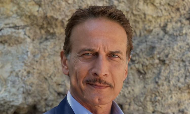 Corridonia, Cesare Bocci racconta le "Emozioni" di Lucio Battisti al teatro Velluti Corridonia, Cesare Bocci racconta le "Emozioni" di Lucio Battisti al teatro Velluti