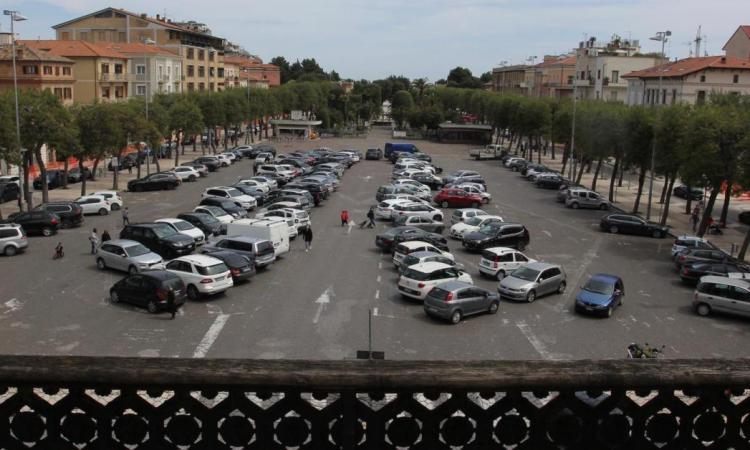 Civitanova, parcheggi a pagamento: dal 2024 arriva l'app