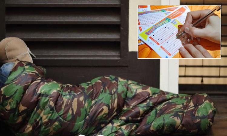 Clochard vince 37mila euro al SuperEnalotto: dopo un mese potrà incassare la vincita