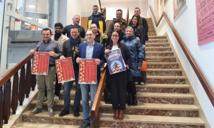 Tolentino, Babbo Natale arriva in vespa e presepi in tutta la città: il programma degli eventi natalizi 2023 Tolentino, Babbo Natale arriva in vespa e presepi in tutta la città: il programma degli eventi natalizi 2023