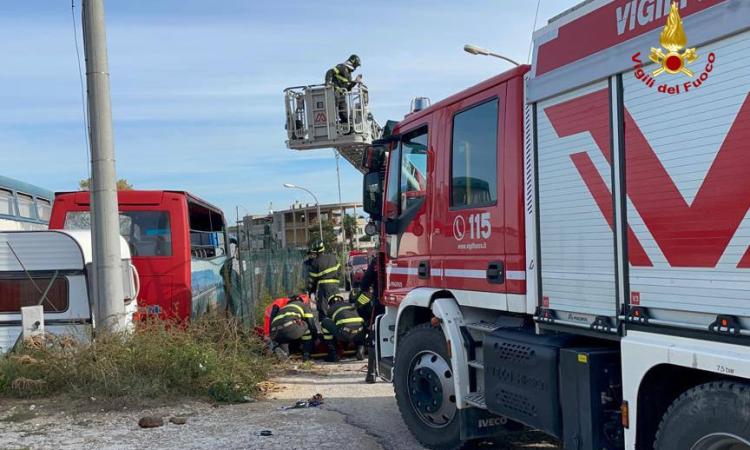 Operaio cade in un pozzo profondo sette metri: trasportato a Torrette in elisoccorso Operaio cade in un pozzo profondo sette metri: trasportato a Torrette in elisoccorso