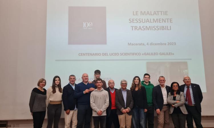 Malattie sessualmente trasmissibili: la lezione con gli studenti del Galilei di Macerata Malattie sessualmente trasmissibili: la lezione con gli studenti del Galilei di Macerata