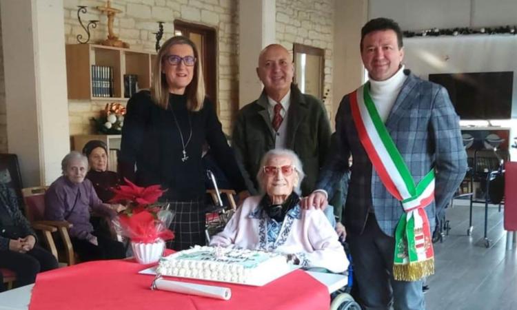 Compleanno da record a Tolentino: Andreina Tiranti spegne 101 candeline