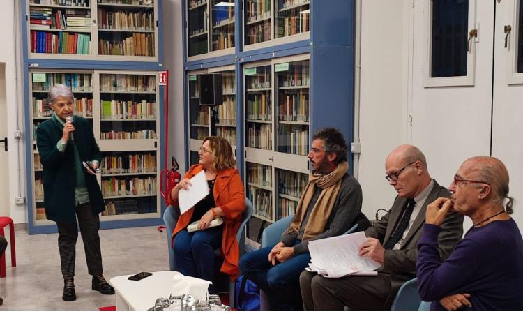 Macerata, "Il secolo mobile. Storia dell’immigrazione illegale in Europa": presentato il libro all'Istituto agrario Macerata, "Il secolo mobile. Storia dell’immigrazione illegale in Europa": presentato il libro all'Istituto agrario