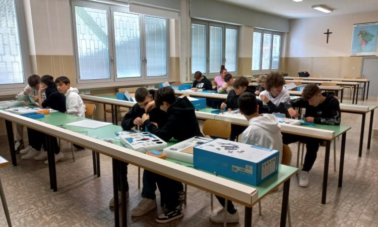 Macerata, sui banchi dell'Ite "Gentili" sbarca la Digital Economy Macerata, sui banchi dell'Ite "Gentili" sbarca la Digital Economy