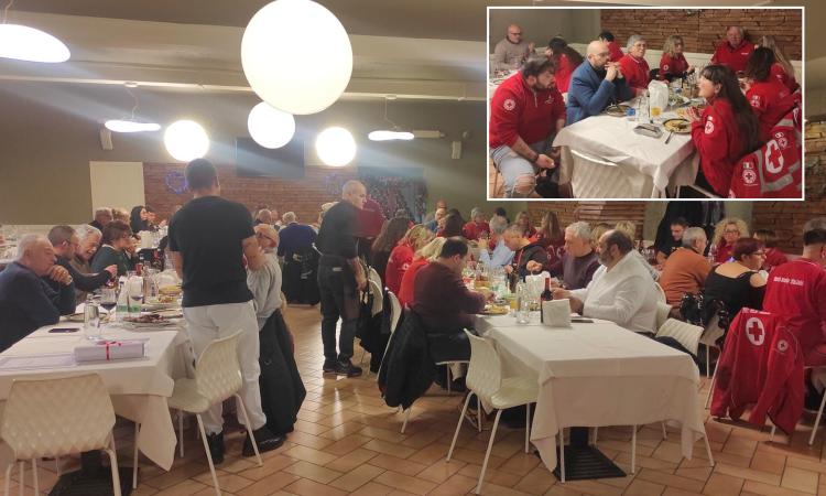 Il 'grazie' ai volontari della Croce Rossa Italiana di Camerino: conviviale di fine anno Il 'grazie' ai volontari della Croce Rossa Italiana di Camerino: conviviale di fine anno