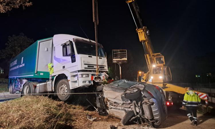 San Severino, incidente lungo la provinciale 361: cinque feriti e strada chiusa (FOTO)