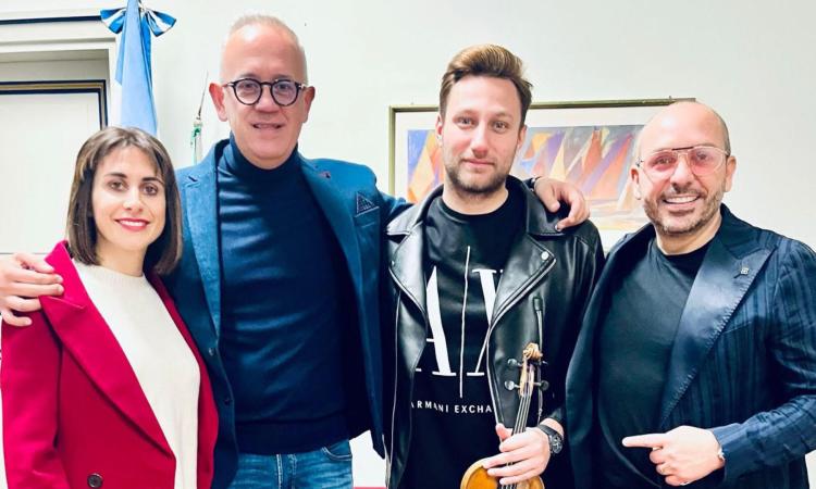 Civitanova, cena e concerto di Natale con il violinista Valentino Alessandrini