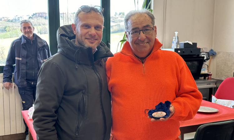 Camerino, ultimo giorno di lavoro per Maurizio Papa: l'elettricista va in pensione