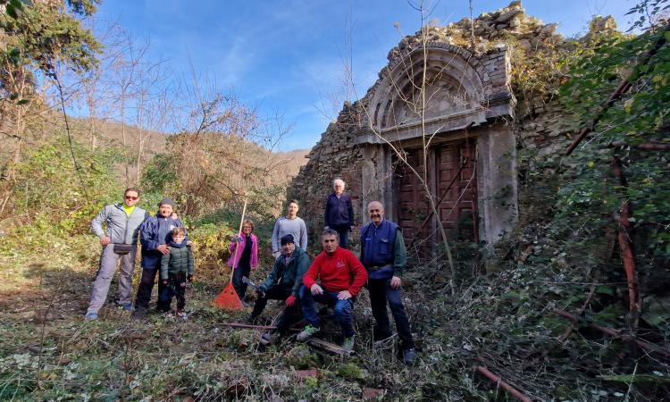 Arquata Potest riapre il sentiero che conduce da Borgo alla chiesa del Santissimo Salvatore