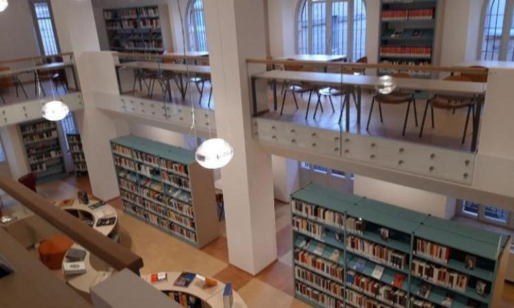 Macerata, "bussola digitale": alla Mozzi Borgetti al via un corso d'informatica di base Macerata, "bussola digitale": alla Mozzi Borgetti al via un corso d'informatica di base