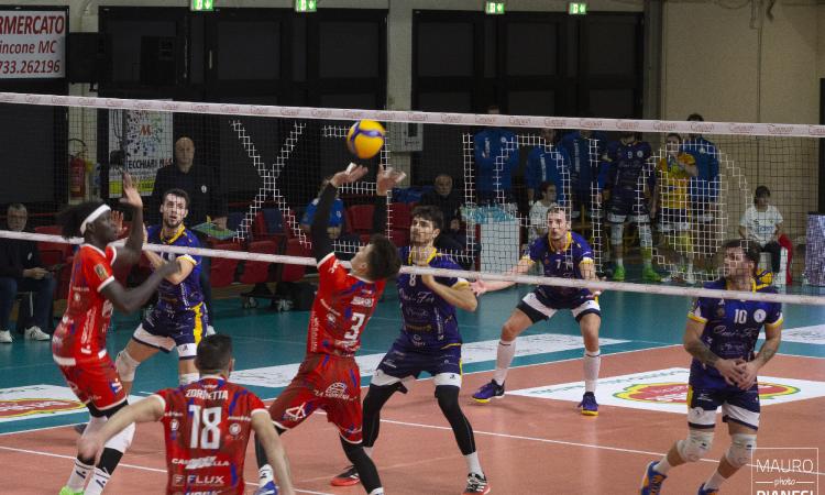 Coppa Italia, Macerata lotta ma non basta: Palmi passa al tie-break ed elimina i biancorossi Coppa Italia, Macerata lotta ma non basta: Palmi passa al tie-break ed elimina i biancorossi