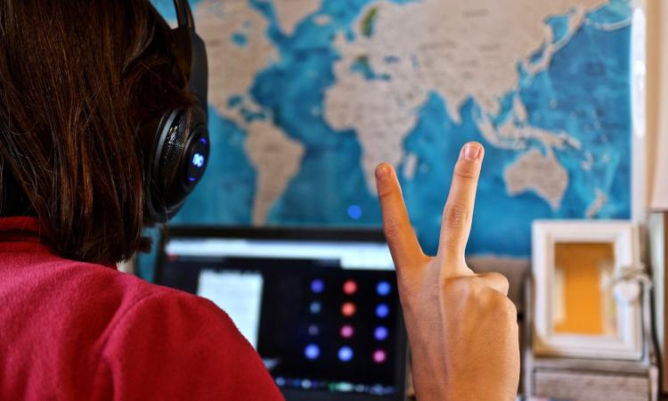 "Il 20% degli studenti intervistati ha fatto sexting online": lo dice un sondaggio Corecom