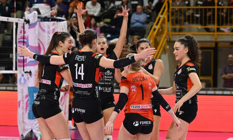HR Macerata, esordio vincente per coach Carancini: 3-1 su Melendugno e primo posto confermato HR Macerata, esordio vincente per coach Carancini: 3-1 su Melendugno e primo posto confermato