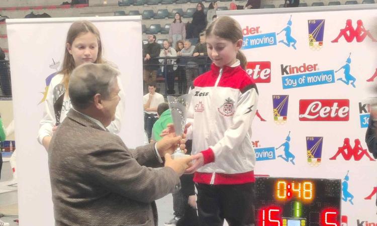 Bambine Fioretto, la maceratese Agata Parenti campionessa interregionale di scherma Bambine Fioretto, la maceratese Agata Parenti campionessa interregionale di scherma