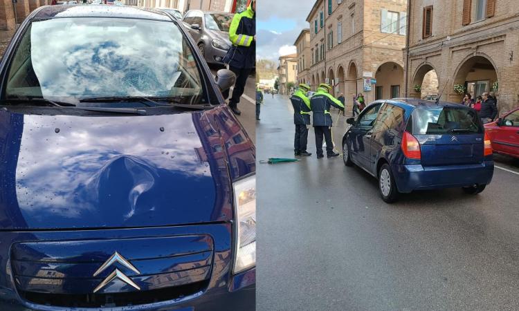 San Severino, travolta da un'auto in centro. Donna trasportata in gravi condizioni a Torrette San Severino, travolta da un'auto in centro. Donna trasportata in gravi condizioni a Torrette