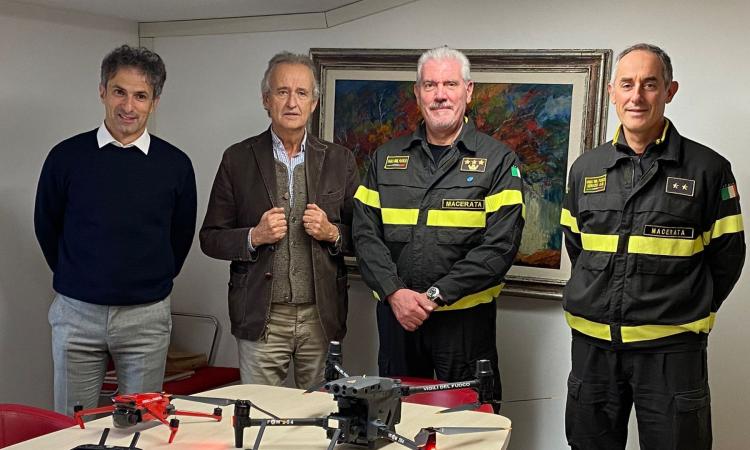 Macerata, un drone per il comando dei vigili del fuoco: il dono della Fondazione Carima