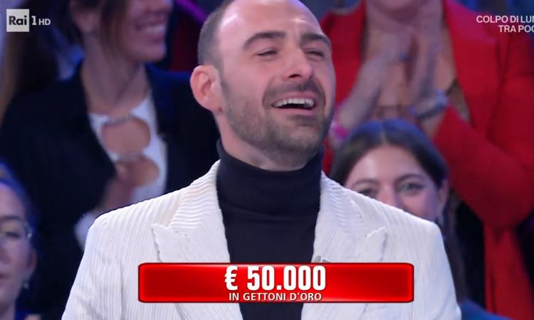 Porto Recanati, Antonio e sua moglie Marika trionfano ad "Affari Tuoi": vinti 50mila euro Porto Recanati, Antonio e sua moglie Marika trionfano ad "Affari Tuoi": vinti 50mila euro