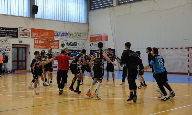 Pallamano, la Macagi Cingoli fa l'impresa: 34-33 contro la corazzata Raimond Ego Sassari Pallamano, la Macagi Cingoli fa l'impresa: 34-33 contro la corazzata Raimond Ego Sassari
