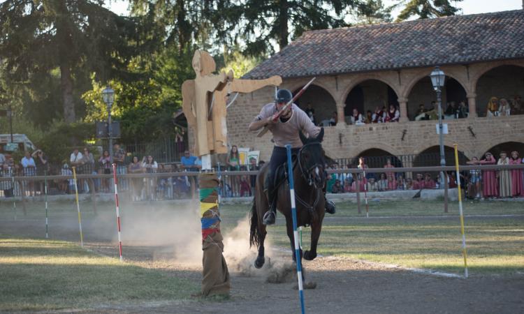 Palio di San Ginesio, si cambia: nuovi calendari e la formazione di un Comitato scientifico Palio di San Ginesio, si cambia: nuovi calendari e la formazione di un Comitato scientifico