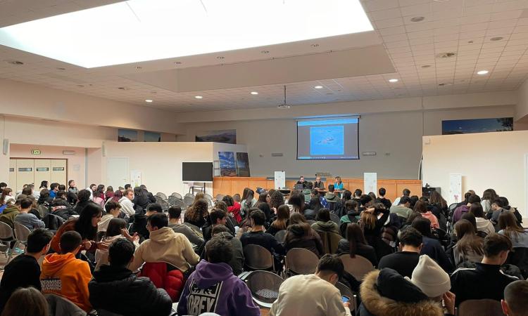 Macerata-Antartide, esperienza "agghiacciante" per gli studenti dell'Iis "Ricci" Macerata-Antartide, esperienza "agghiacciante" per gli studenti dell'Iis "Ricci"