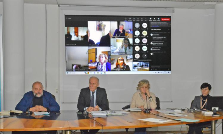 Bolkestein, la Regione incontra i balneari: "Condividiamo la posizione del Governo" Bolkestein, la Regione incontra i balneari: "Condividiamo la posizione del Governo"