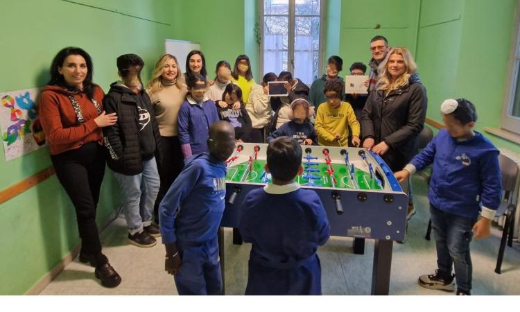 San Severino, tablet e calciobalilla per il centro "San Paolo" grazie al "cuore della pallanuoto"