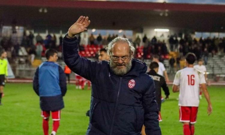 Ribaltone Maceratese, esonerato il tecnico Dino Pagliari. Il ds Sfredda si dimette Ribaltone Maceratese, esonerato il tecnico Dino Pagliari. Il ds Sfredda si dimette