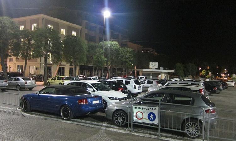 Civitanova s'"illumina di meno": luci spente in piazza XX Settembre
