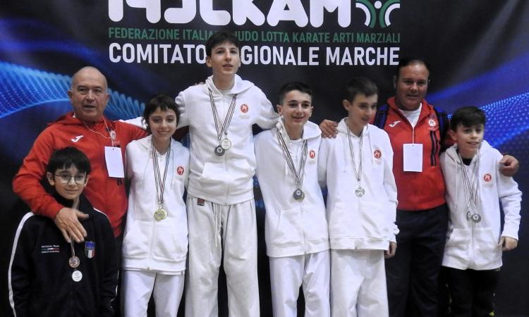 Gran premio Giovanissimi e Trofeo Marche, incetta di medaglie per il Karate-kai Civitanova Gran premio Giovanissimi e Trofeo Marche, incetta di medaglie per il Karate-kai Civitanova