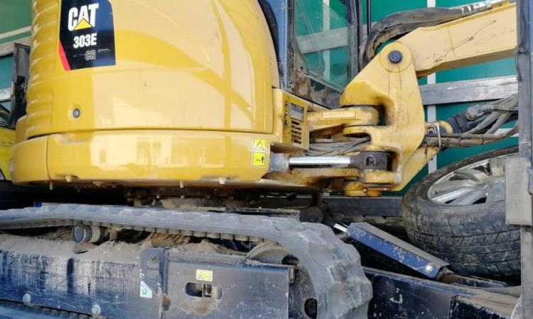 Operaio versa 2.800 euro per un escavatore ma il mezzo non arriva: due uomini denunciati per truffa Operaio versa 2.800 euro per un escavatore ma il mezzo non arriva: due uomini denunciati per truffa