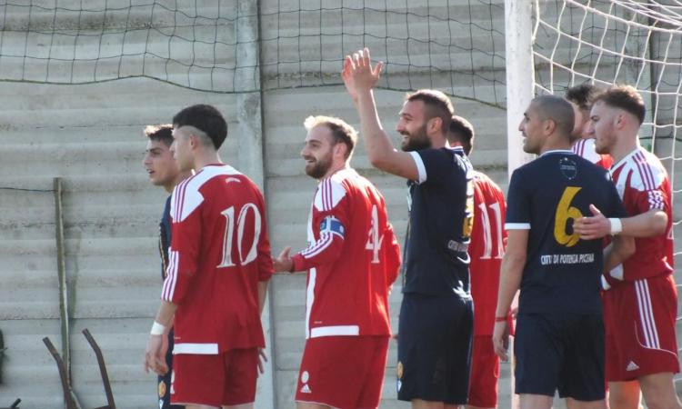 Promozione, il Potenza Picena riacciuffa la Cluentina nel finale: è 1-1 allo Scarfiotti Promozione, il Potenza Picena riacciuffa la Cluentina nel finale: è 1-1 allo Scarfiotti