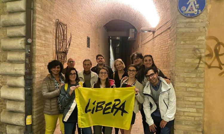 Macerata, al cinema Excelsior la proiezione di 'Belluscone. Una storia siciliana': "Un film necessario" Macerata, al cinema Excelsior la proiezione di 'Belluscone. Una storia siciliana': "Un film necessario"