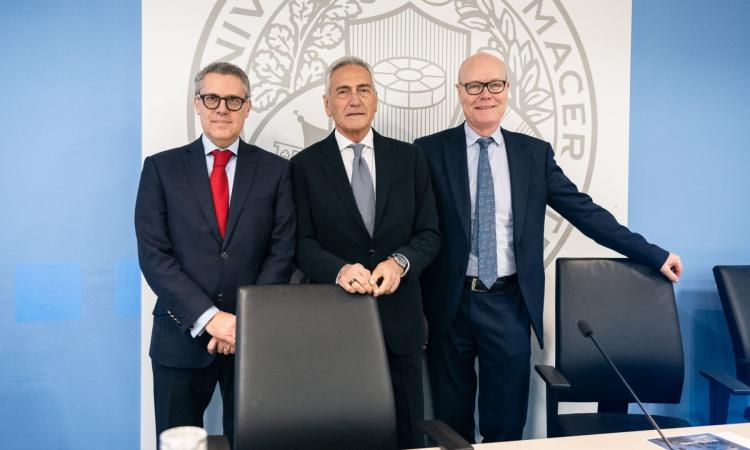All'Università di Macerata il presidente della Figc Gravina: "Calcio? Necessaria una rivoluzione culturale" All'Università di Macerata il presidente della Figc Gravina: "Calcio? Necessaria una rivoluzione culturale"