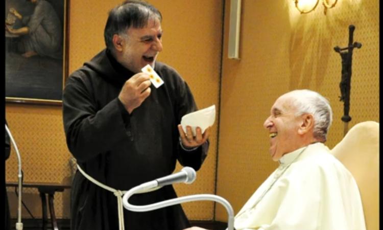 Frate e mago: Padre Gianfranco Priori a Mogliano per presentare il libro sulla sua vita Frate e mago: Padre Gianfranco Priori a Mogliano per presentare il libro sulla sua vita