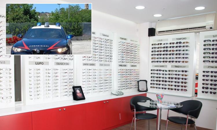 Civitanova, entrano dall'ottico e rubano occhiali da sole da mille euro: denunciati due ventenni