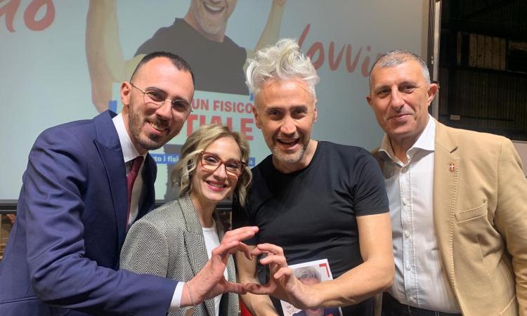 Matelica, boom di pubblico per il prof Schettini: oltre 2mila persone al palazzetto