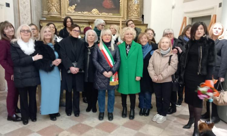 A San Severino inaugurata 'La città delle Donne'. "Una mostra che misura creatività e orgoglio al femminile" A San Severino inaugurata 'La città delle Donne'. "Una mostra che misura creatività e orgoglio al femminile"