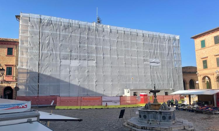Treia, al via i lavori al Palazzo comunale: oltre quattro milioni per l'intervento di riparazione