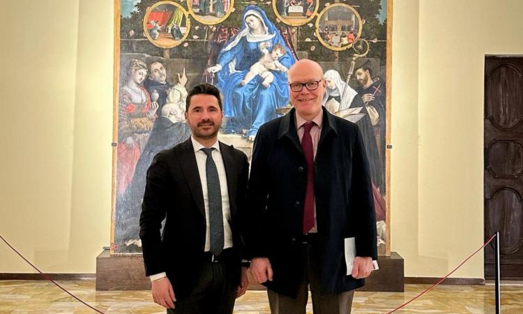 Cingoli, visita del rettore dell'Università di Macerata John McCourt