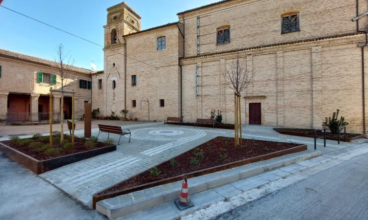 "Ritorneremo un giorno", Urbisaglia dedica un piazzale alle filandaie e celebra il lavoro femminile "Ritorneremo un giorno", Urbisaglia dedica un piazzale alle filandaie e celebra il lavoro femminile