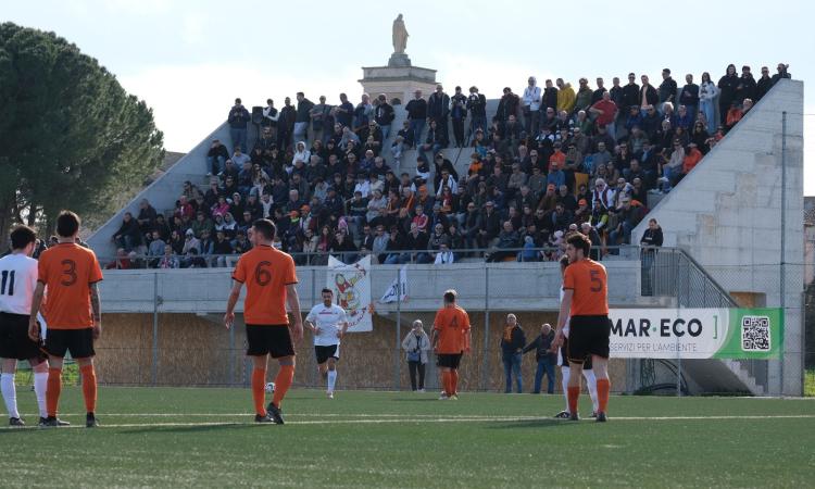 Seconda Categoria, il Casette D'Ete festeggia a Villa Potenza: Helvia Recina battuta 2-0 (VIDEO e FOTO) Seconda Categoria, il Casette D'Ete festeggia a Villa Potenza: Helvia Recina battuta 2-0 (VIDEO e FOTO)
