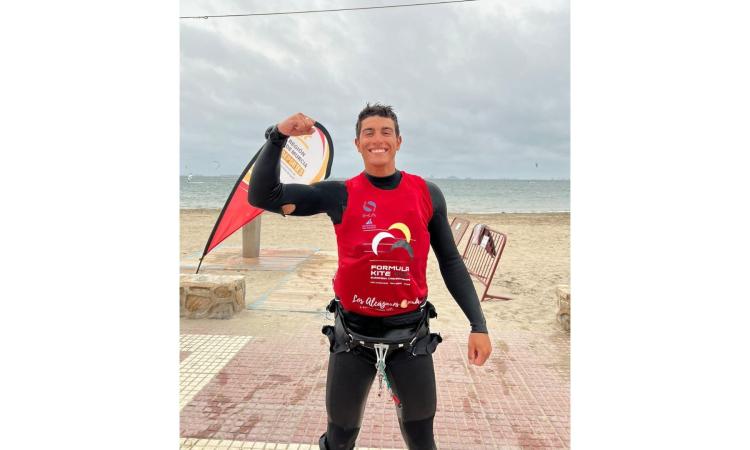 Vela Civitanova, Pianosi a un passo dalle Olimpiadi: argento all'Europeo Formula Kite