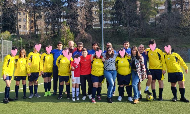 Tutti in campo contro le discriminazioni, successo per la partita "Un calcio allo stigma" Tutti in campo contro le discriminazioni, successo per la partita "Un calcio allo stigma"