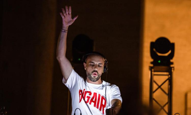 Montecosaro, dj-set esclusivo circondato da 250mila tulipani: Nicola Pigini protagonista