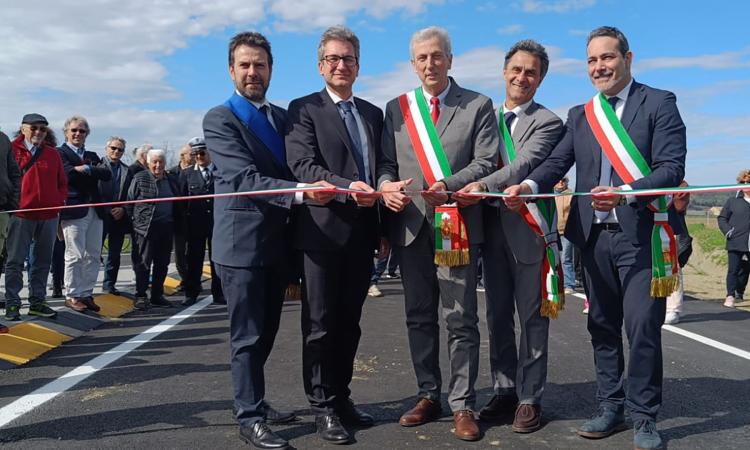 Recanati, inaugurata la nuova bretella della zona industriale Squartabue