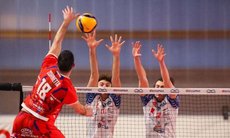 Volley, il primo round dello spareggio promozione va a Mantova: Banca Macerata sconfitta 3-1 Volley, il primo round dello spareggio promozione va a Mantova: Banca Macerata sconfitta 3-1
