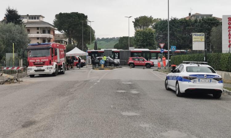 Fuga di gas a Piediripa, problema (in parte) risolto grazie a un bypass: ispezioni in aziende e abitazioni Fuga di gas a Piediripa, problema (in parte) risolto grazie a un bypass: ispezioni in aziende e abitazioni